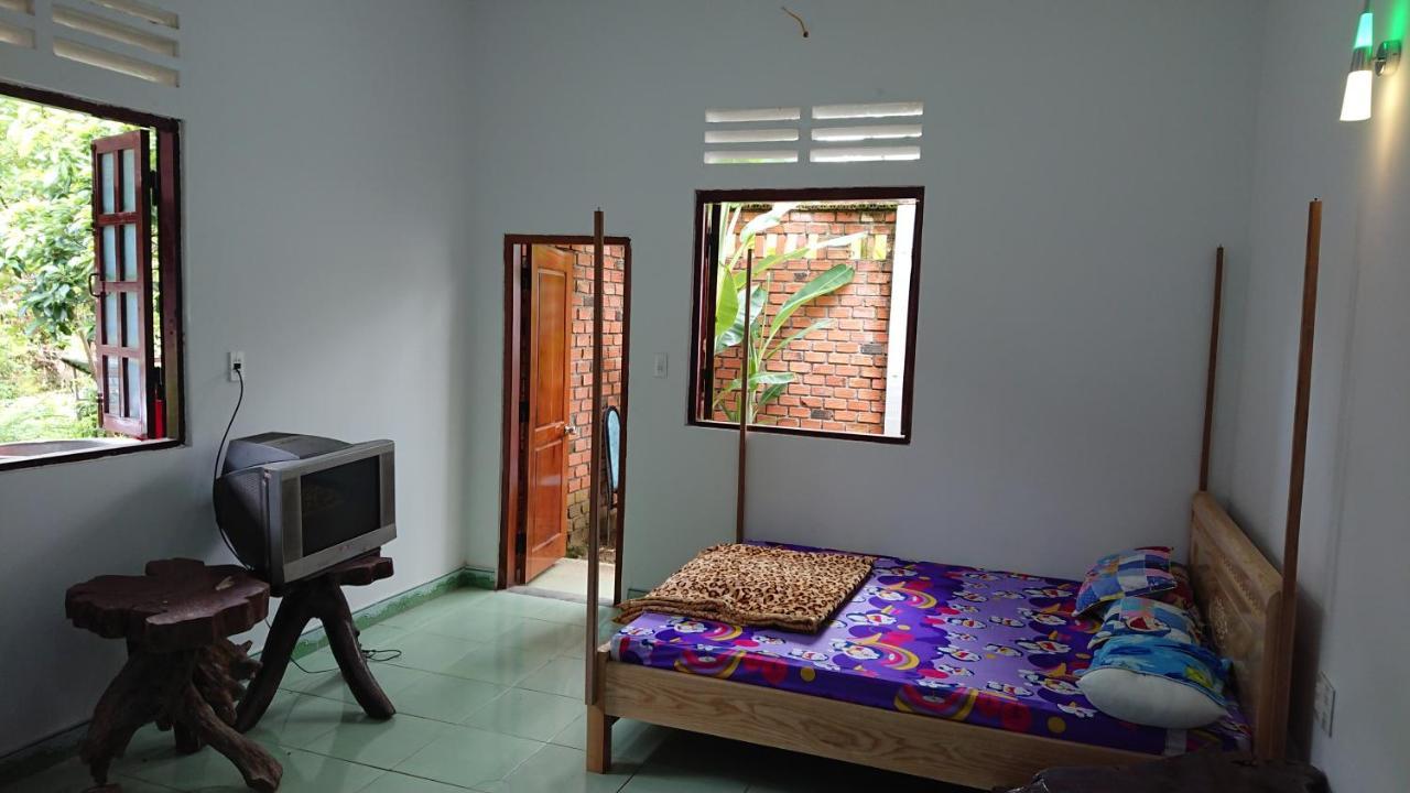 Vuonthuguesthousegarden Kon Tum Exteriör bild