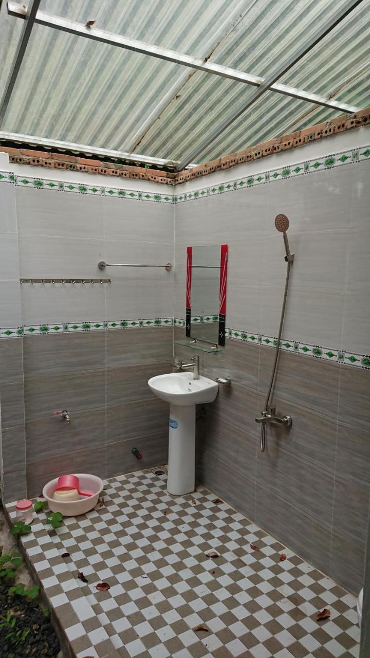 Vuonthuguesthousegarden Kon Tum Exteriör bild